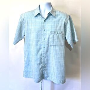 DAVID TAYLOR Light blue and white‎ plaid short sleeve shirt size M.